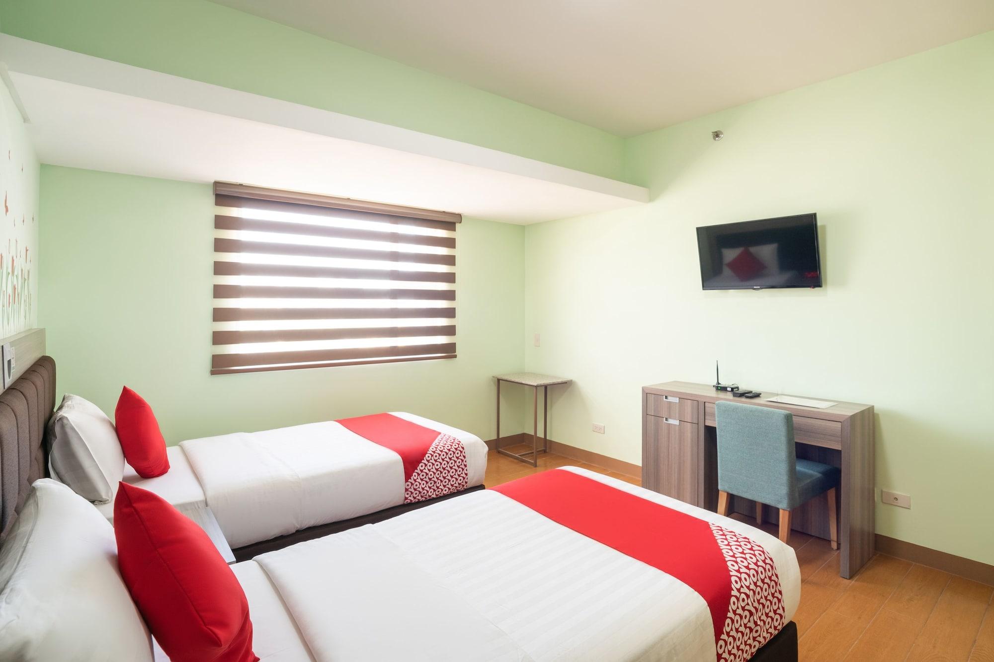 Oyo 196 Destiny Hotel Makati City Exterior photo
