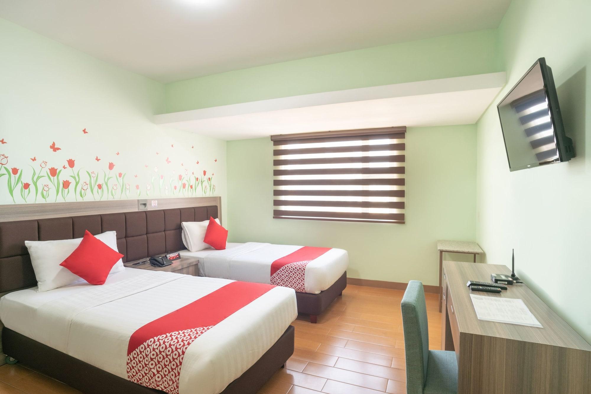 Oyo 196 Destiny Hotel Makati City Exterior photo