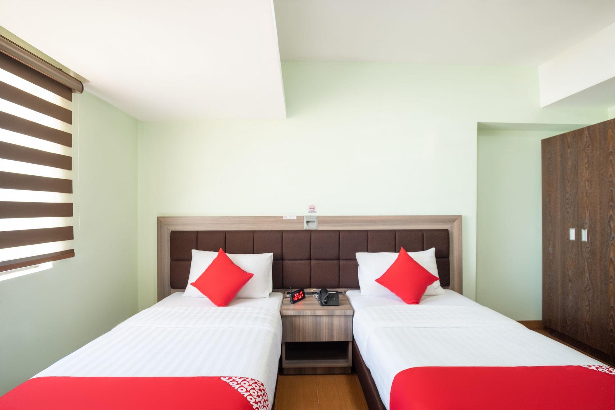 Oyo 196 Destiny Hotel Makati City Exterior photo