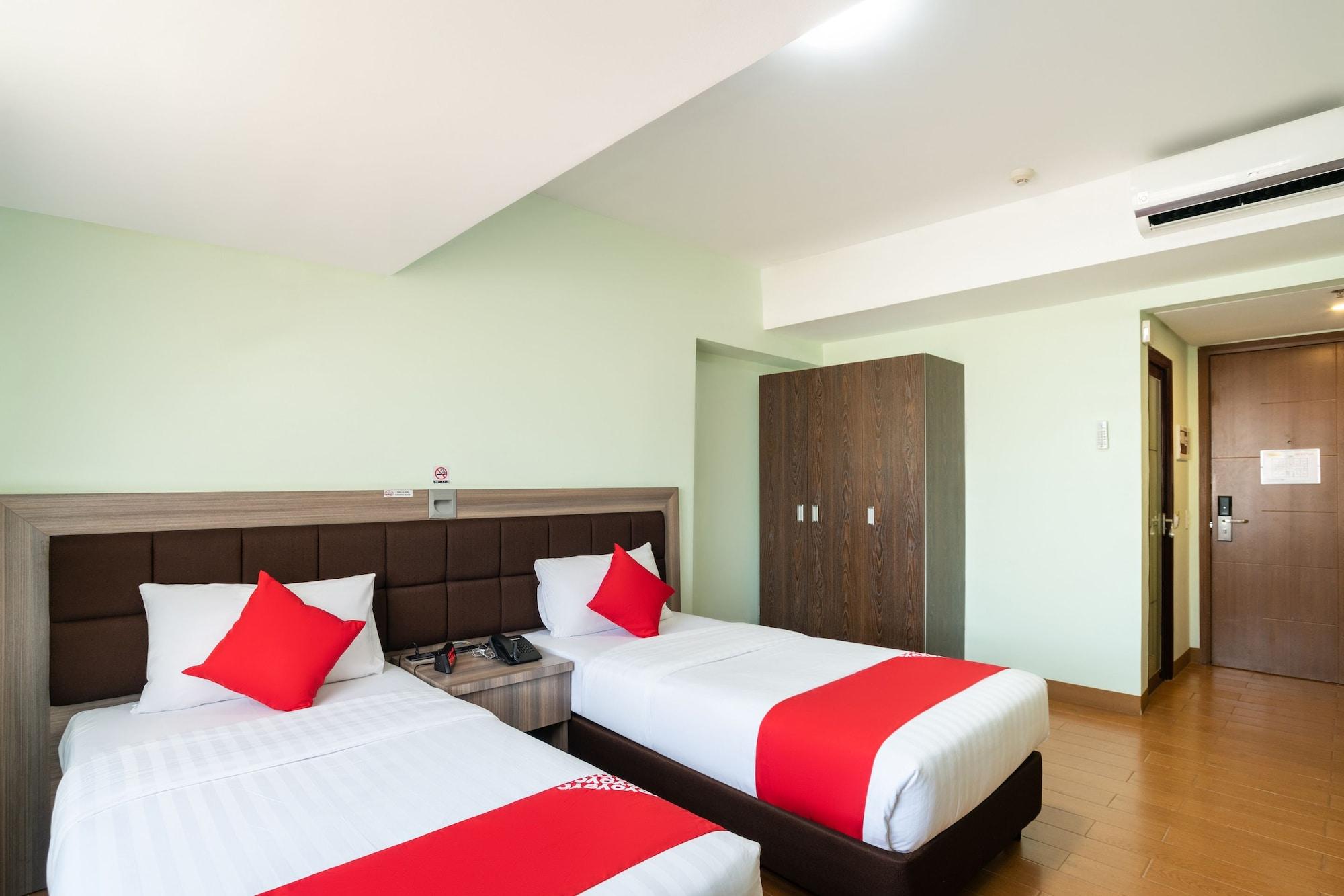 Oyo 196 Destiny Hotel Makati City Exterior photo