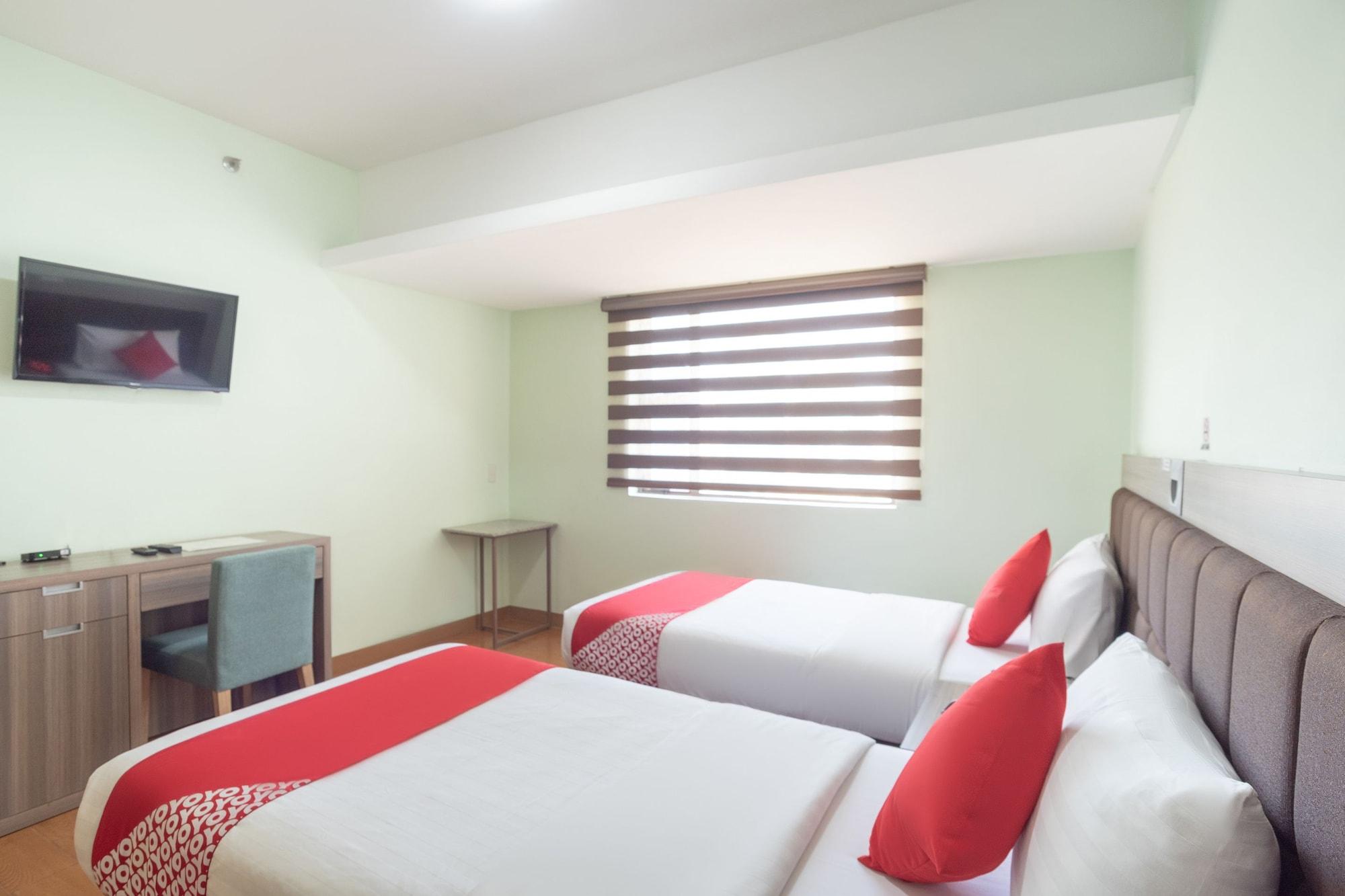 Oyo 196 Destiny Hotel Makati City Exterior photo