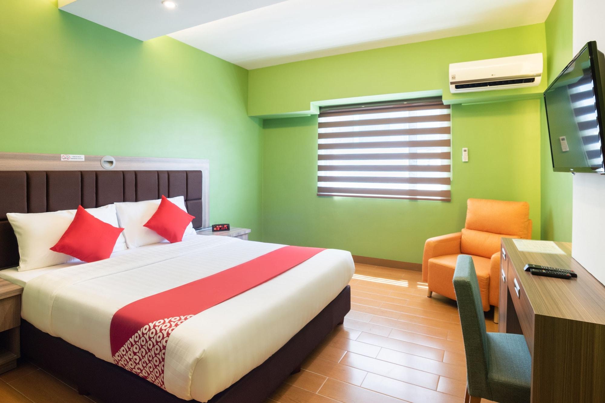 Oyo 196 Destiny Hotel Makati City Exterior photo