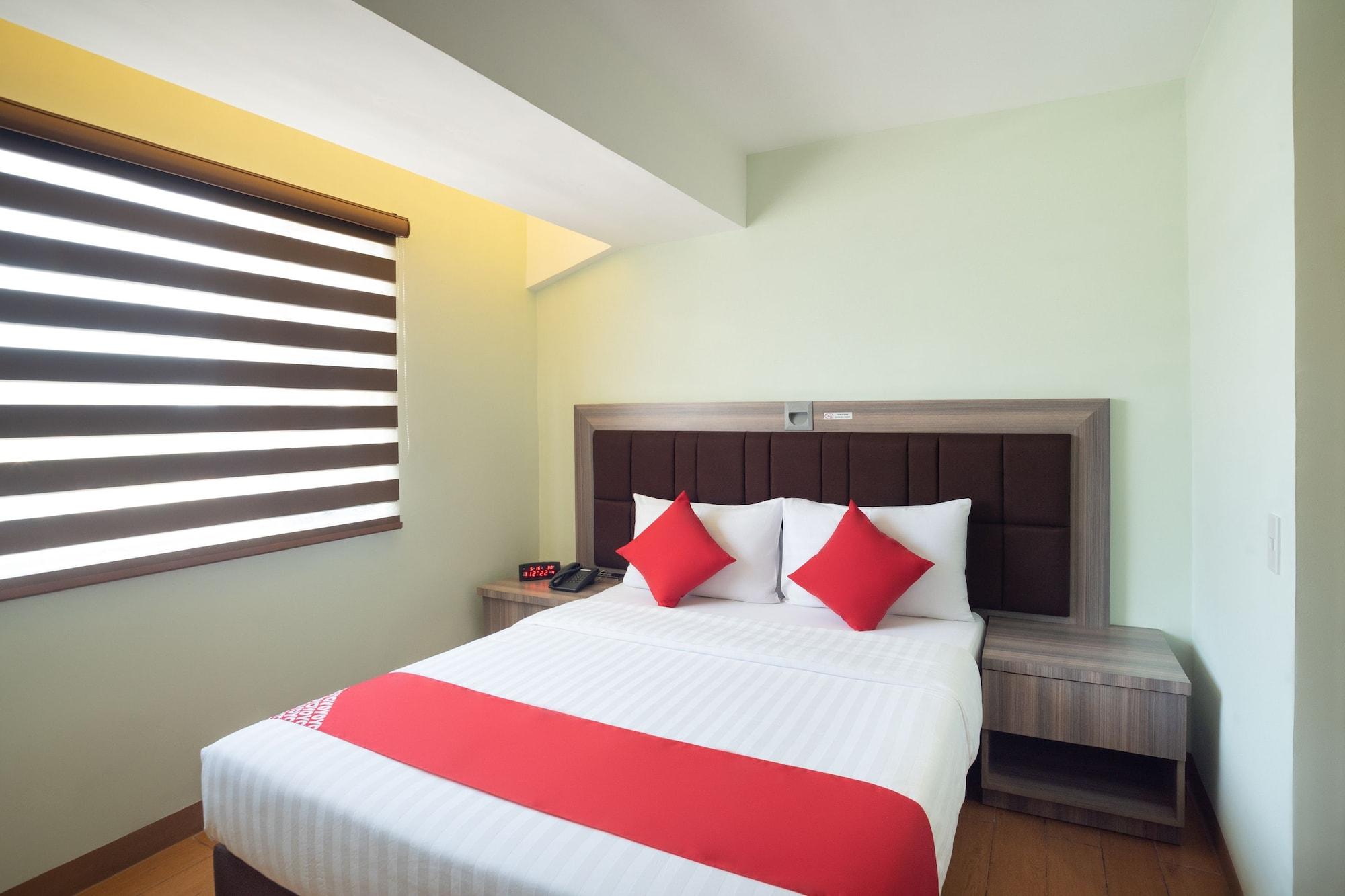 Oyo 196 Destiny Hotel Makati City Exterior photo