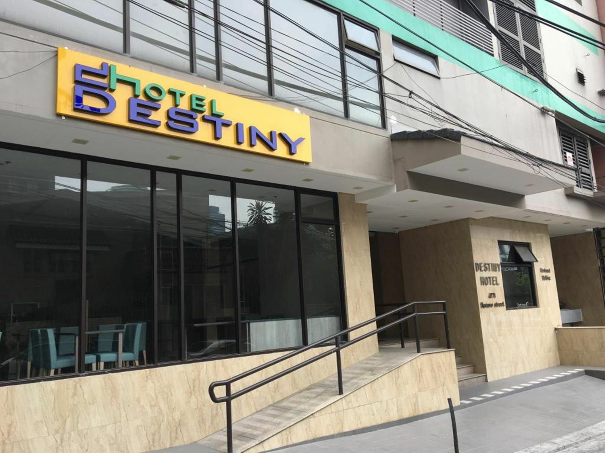 Oyo 196 Destiny Hotel Makati City Exterior photo